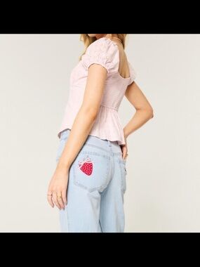 Hollister Light Wash Blue Low-Rise Relaxed Straight Jeans